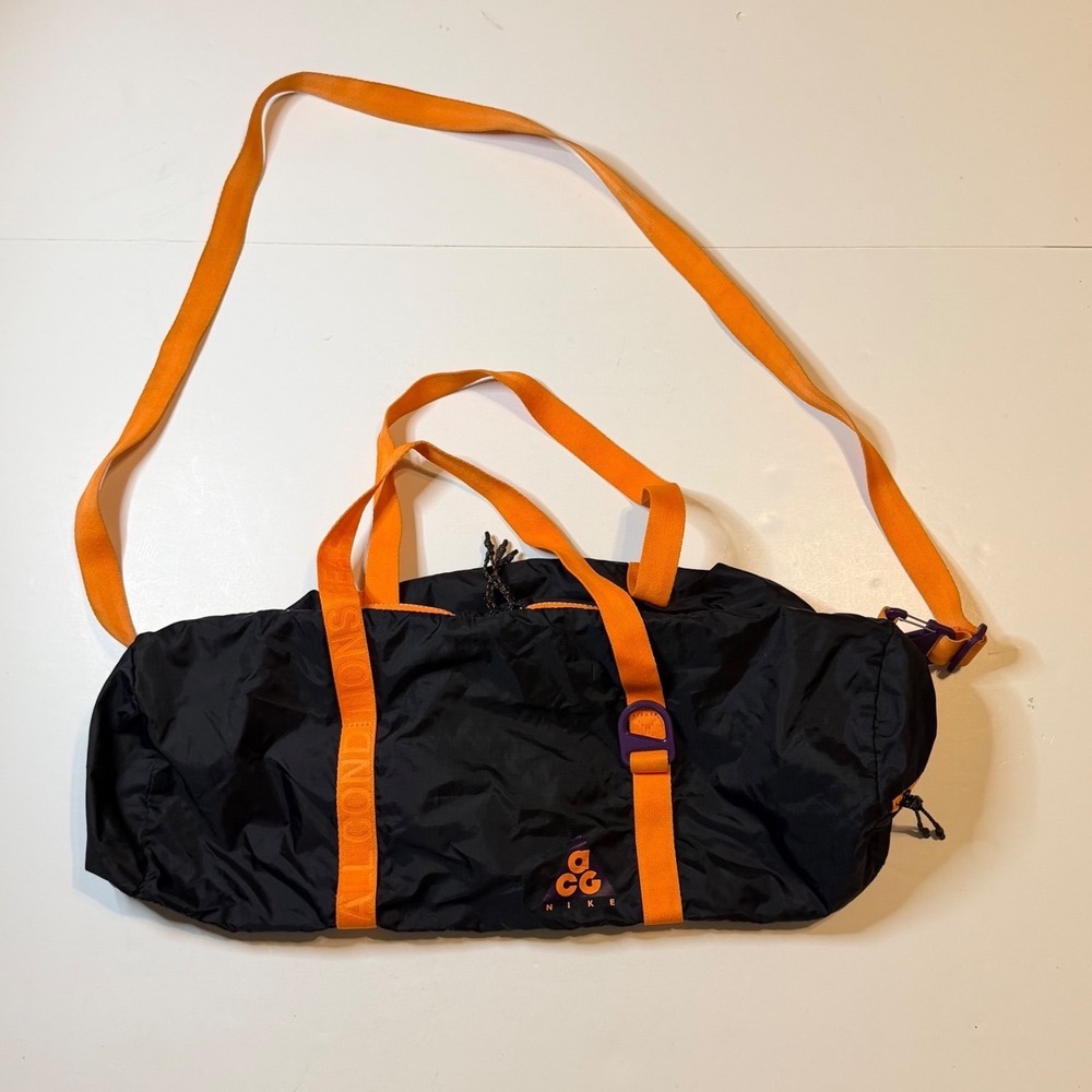 Nike ACG Vintage Duffle Bag Black 90s Nylon Ripstop Sport Tote Crossbody Bag
